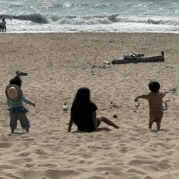 I carry preowned vintage/modern pieces, (Boho,western,casual) - Picture 6 of 8